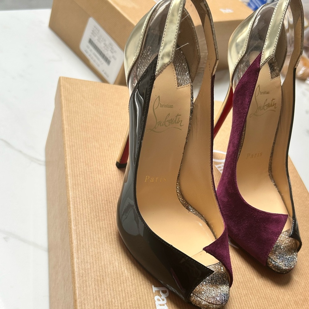 Super chic Louboutin heels . Minor stitching coming out on top of heel.